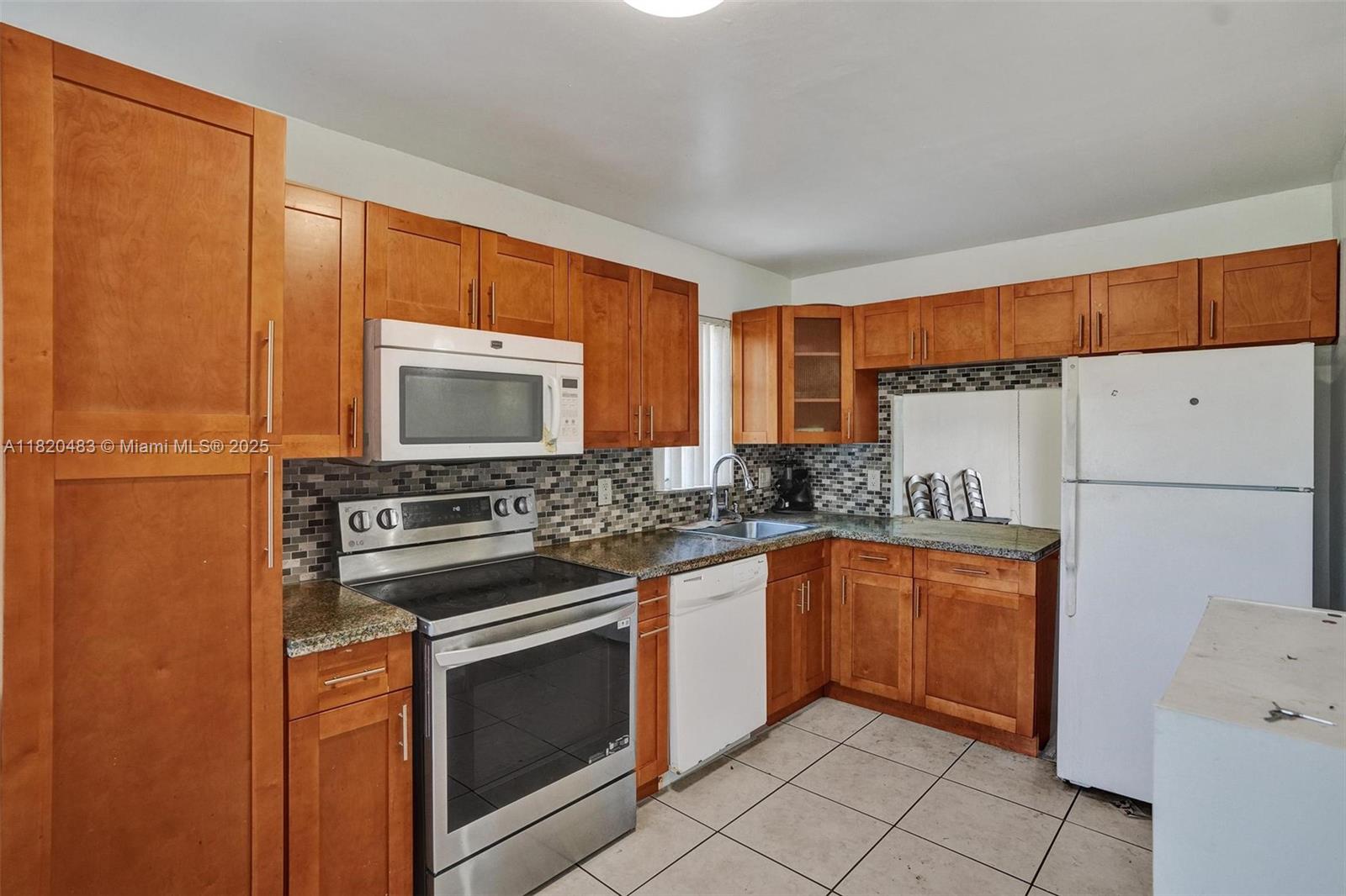 8351 Sands Point Blvd #A301, Tamarac, Florida image 5