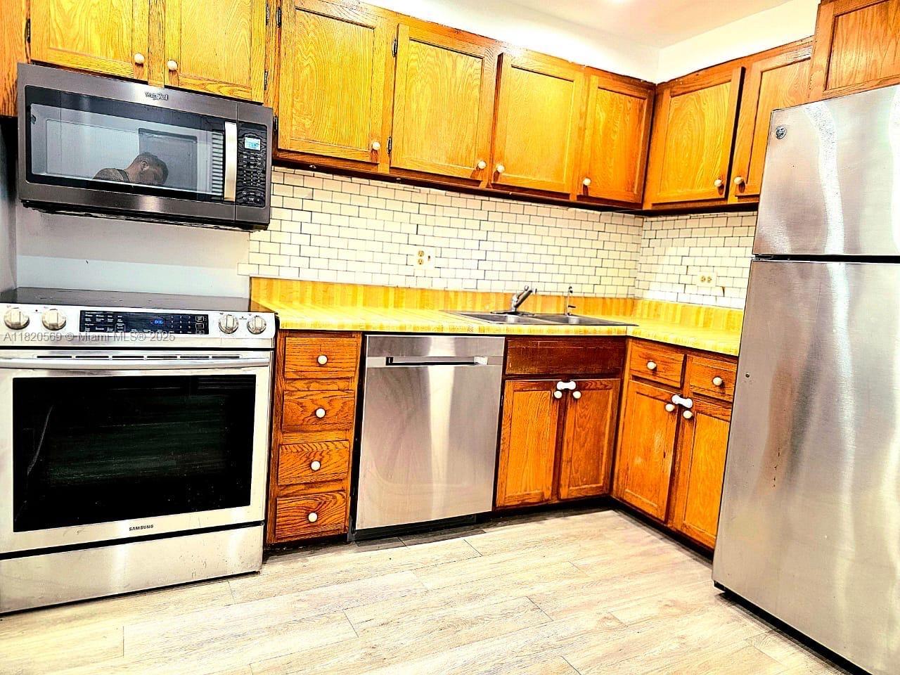 3730 Inverrary Dr #H1V, Lauderhill, Florida image 12