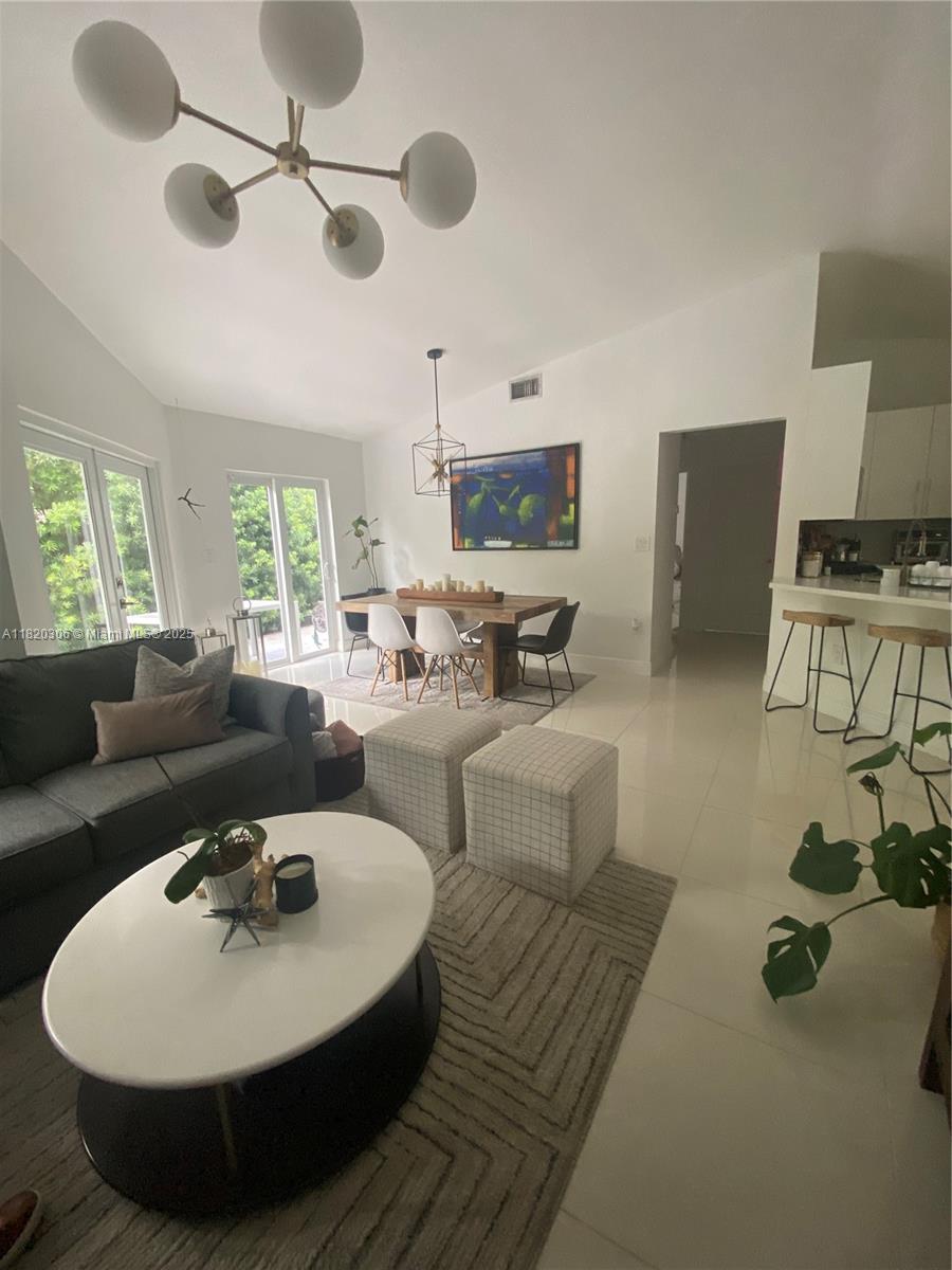 10090 NW 57th St, Doral, Florida image 13