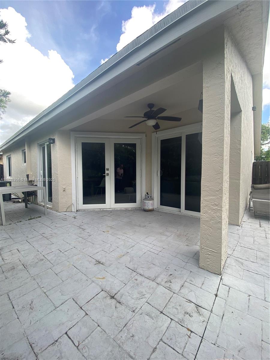 10090 NW 57th St, Doral, Florida image 31