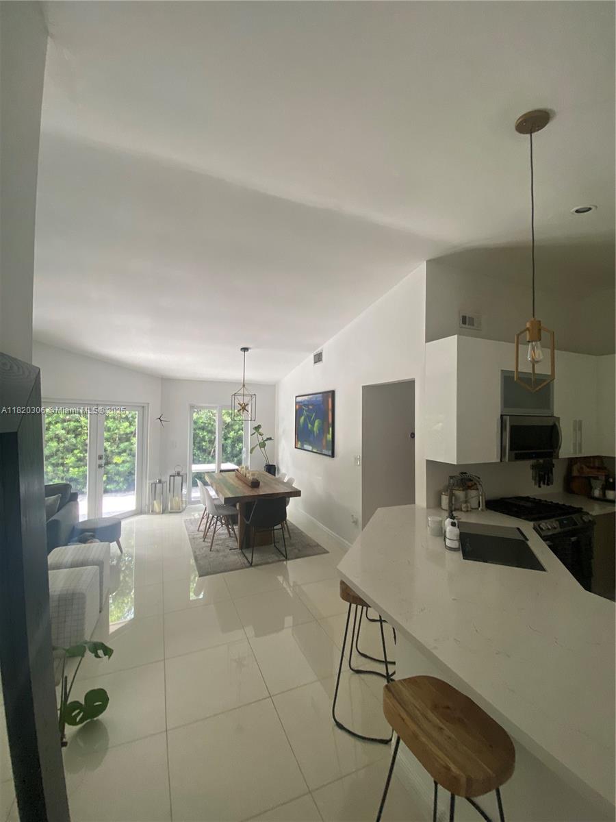 10090 NW 57th St, Doral, Florida image 5