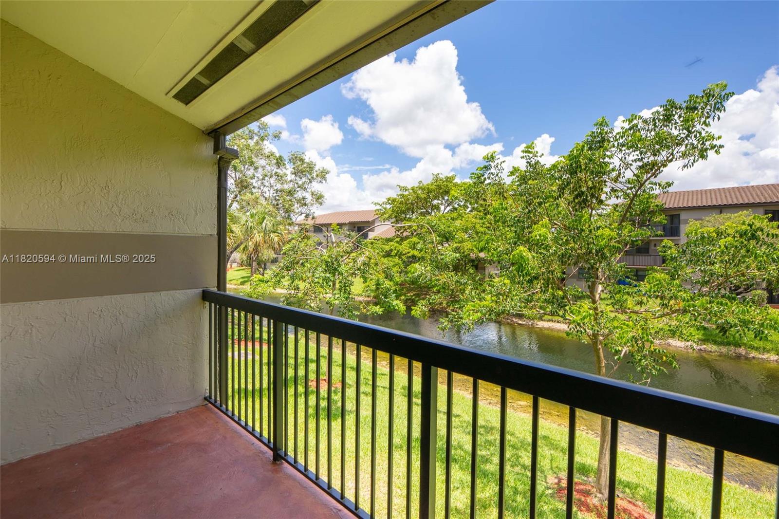 9963 Nob Hill Pl, Sunrise, Florida image 3
