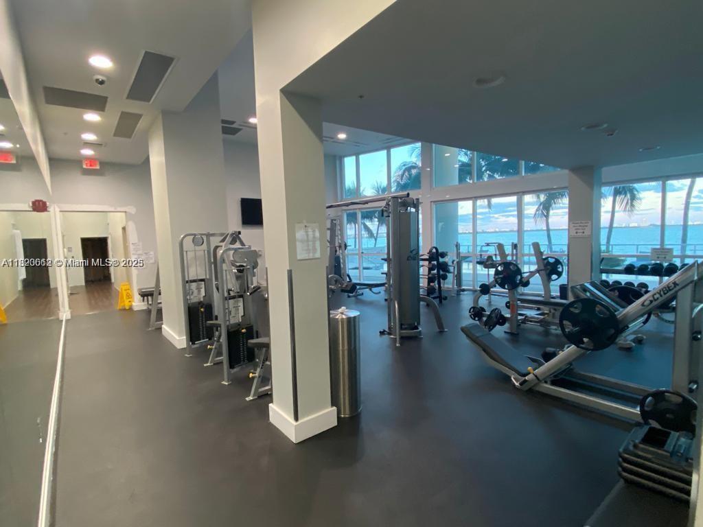 665 NE 25th St #1102, Miami, Florida image 28