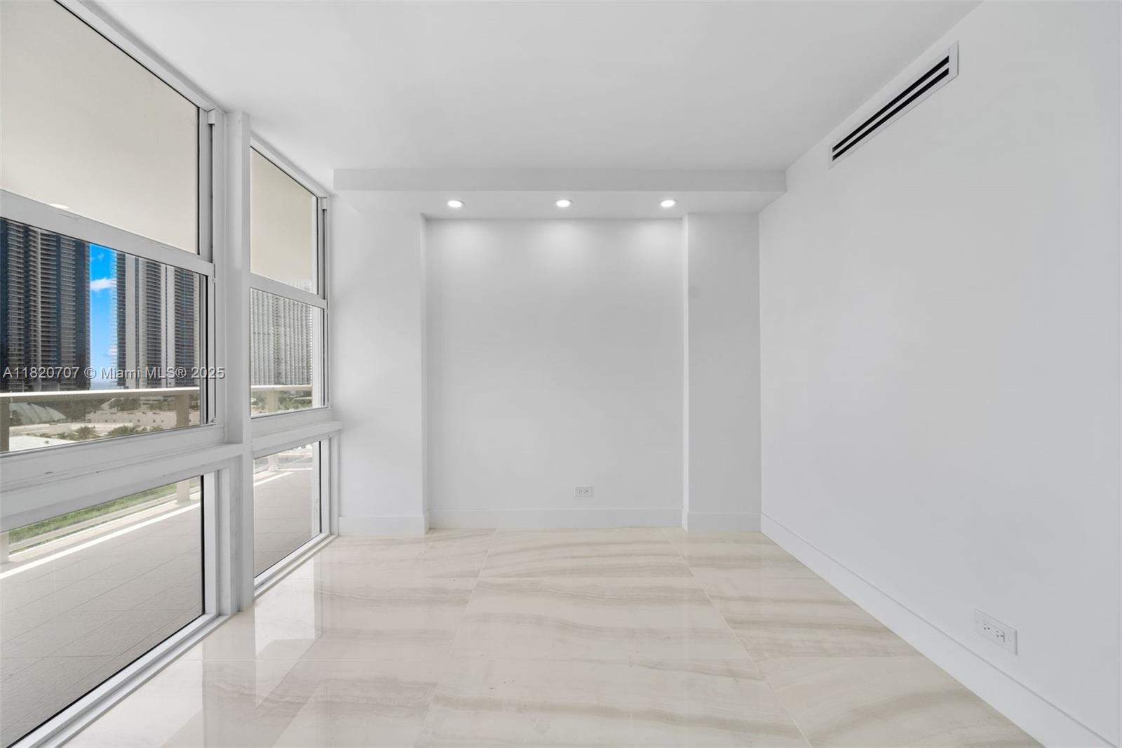 230 174th St #1119, Sunny Isles Beach, Florida image 24