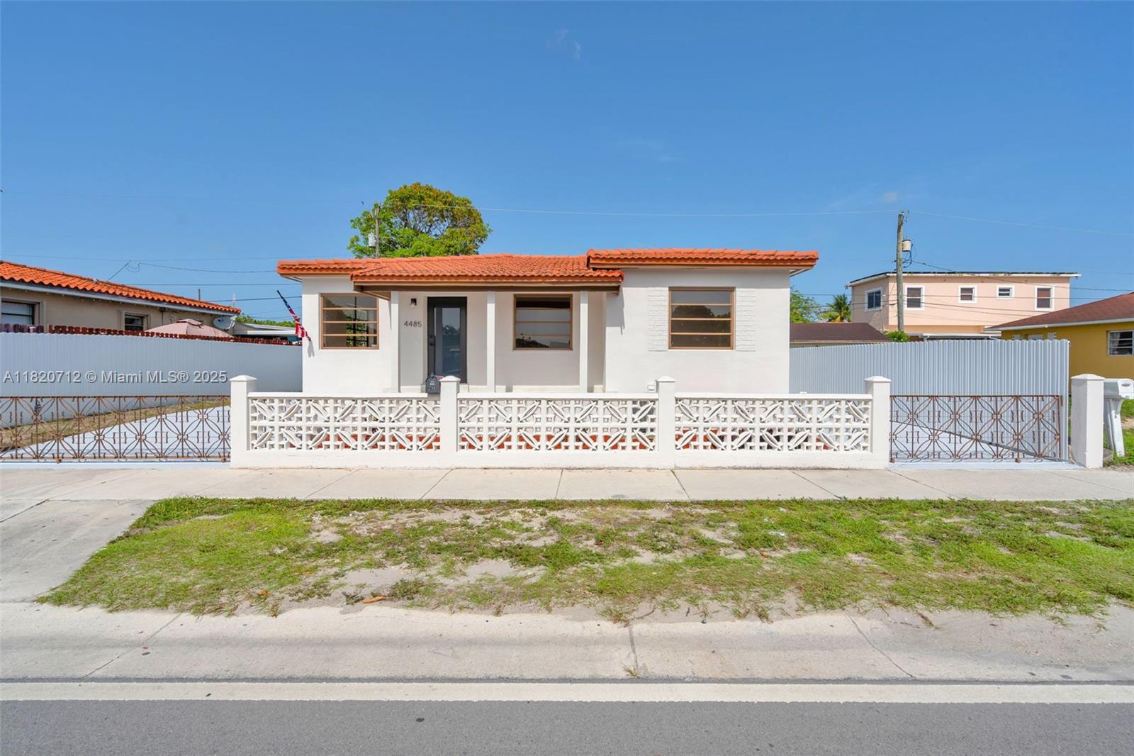 House for Sale in Hialeah, FL