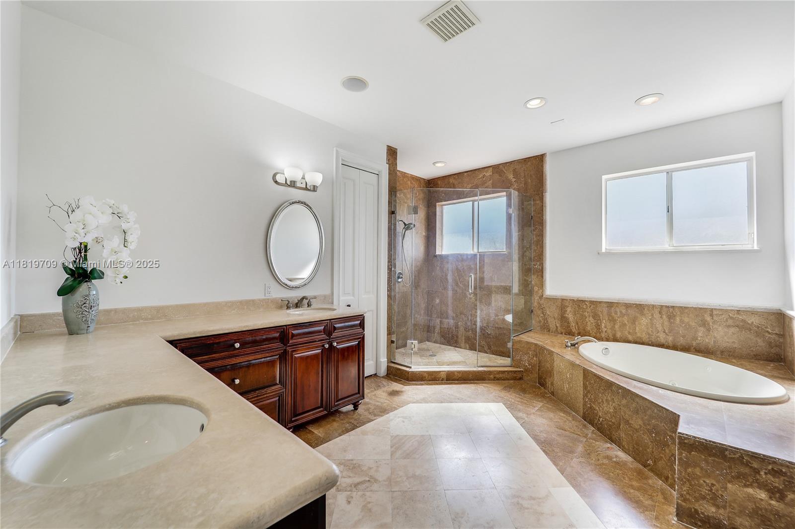 16763 NW 77th Path, Miami Lakes, Florida image 22