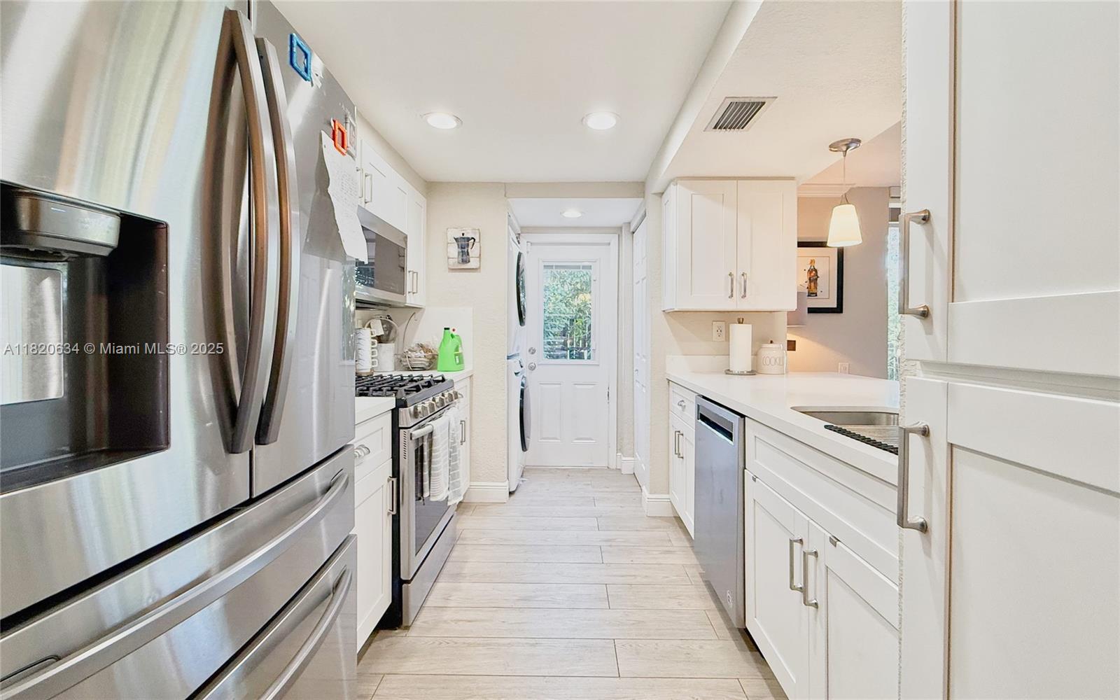 Residential, Miami, Florida image 14