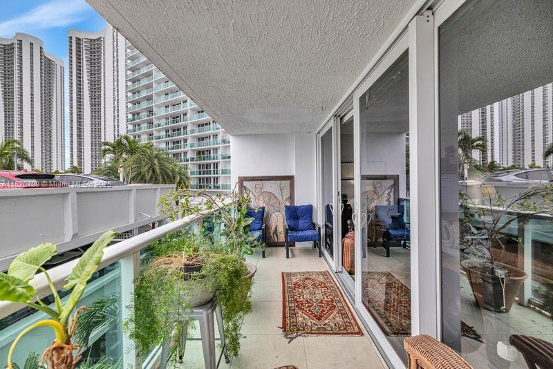100 Bayview Dr #228, Sunny Isles Beach, Florida image 18