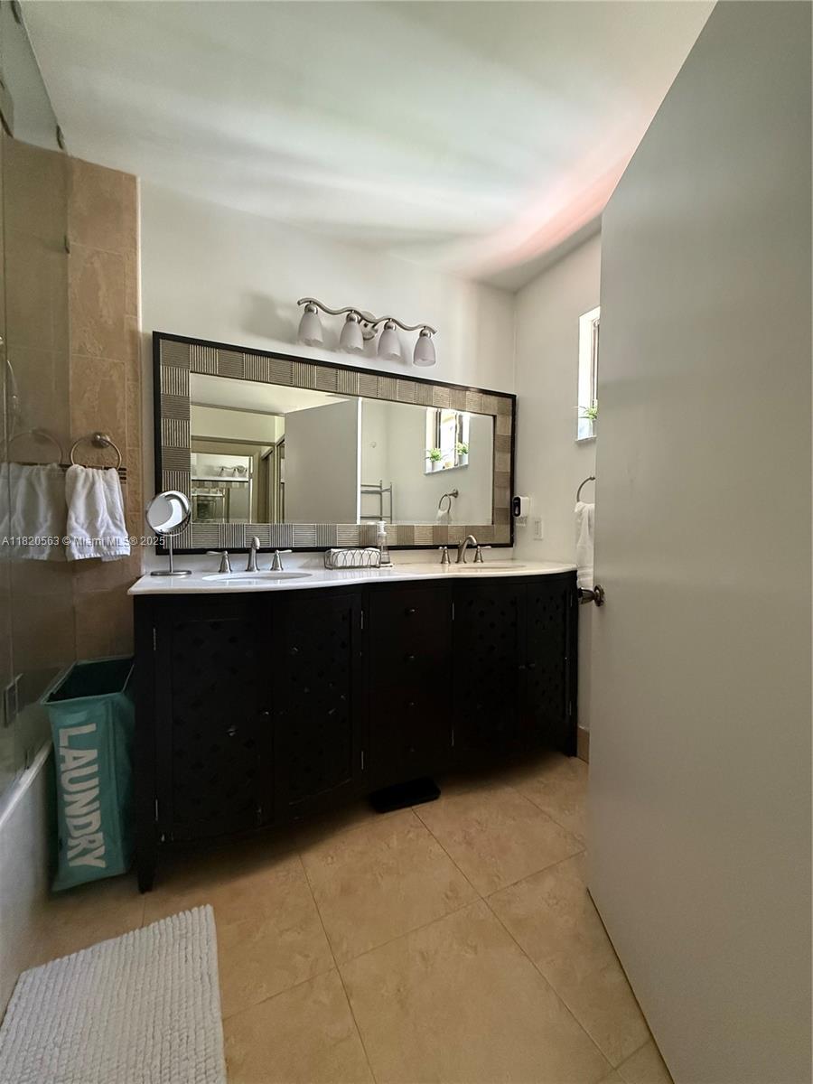 9872 Costa Del Sol Blvd #D-93, Doral, Florida image 20