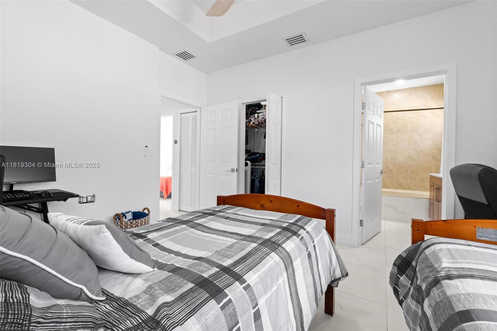 18062 NW 74th Ct, Hialeah, Florida image 24