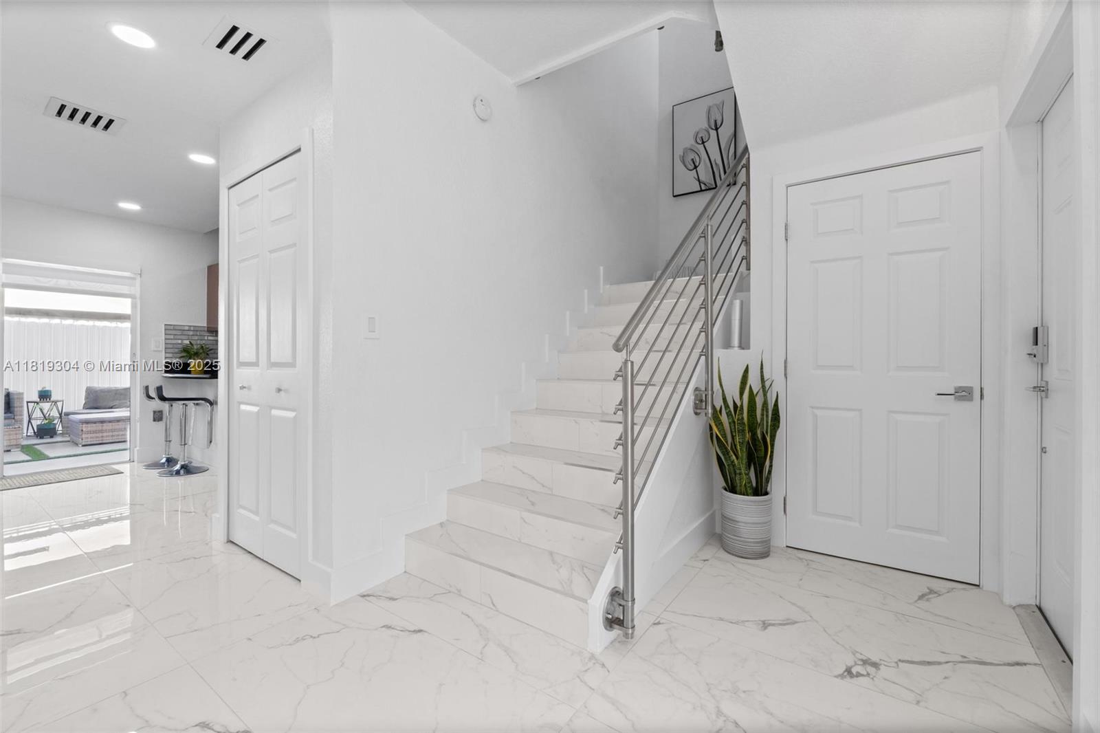 18062 NW 74th Ct, Hialeah, Florida image 4