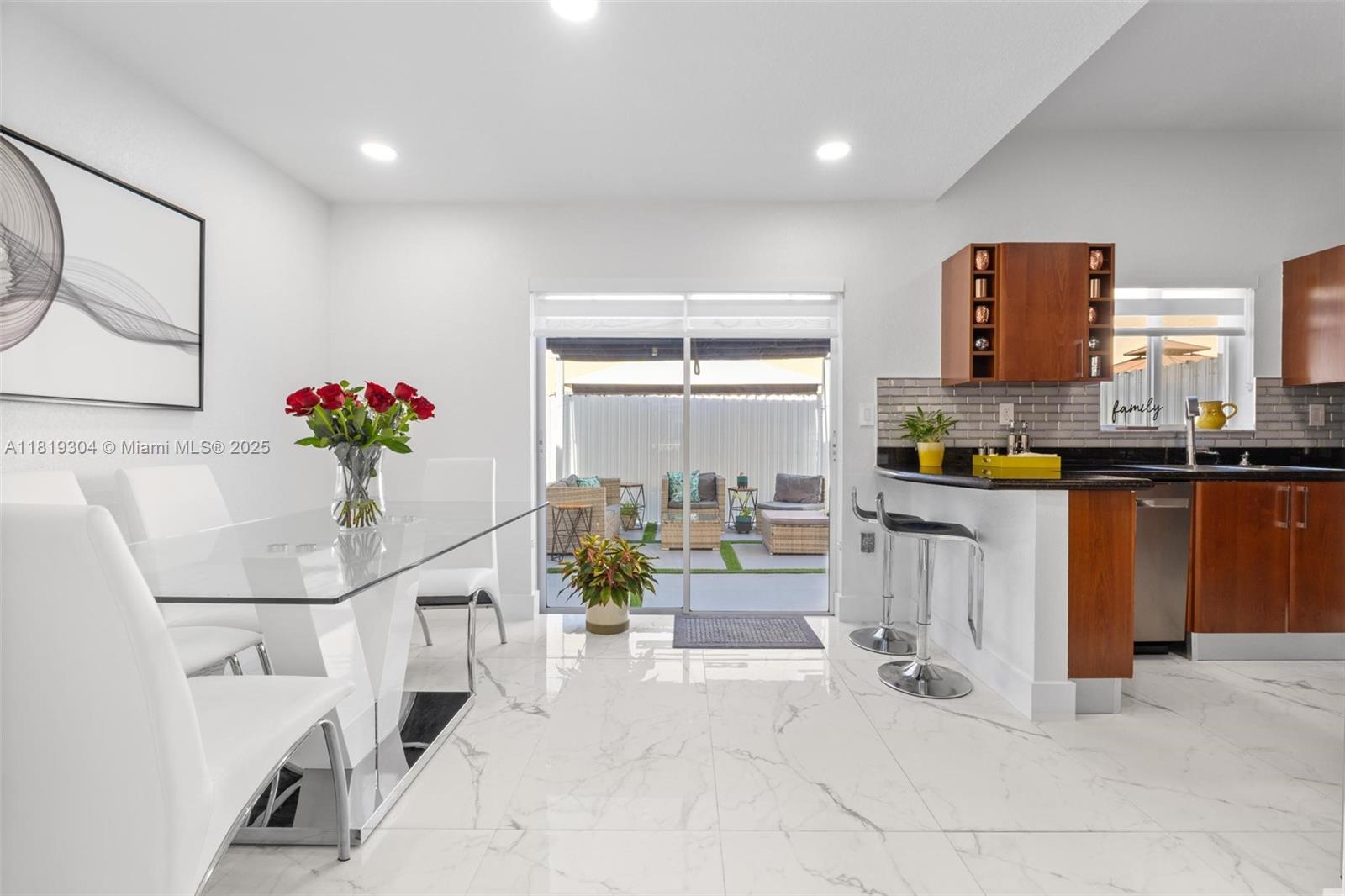 18062 NW 74th Ct, Hialeah, Florida image 7
