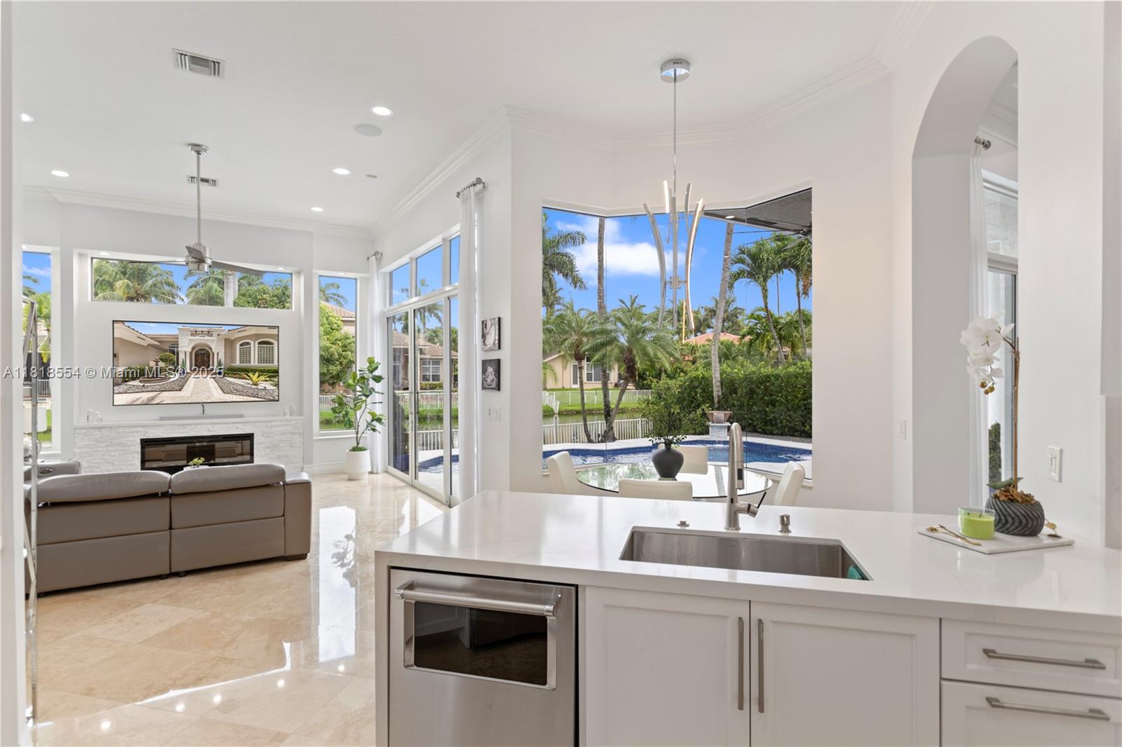 10985 Canary Island Ct, Plantation, Florida image 12