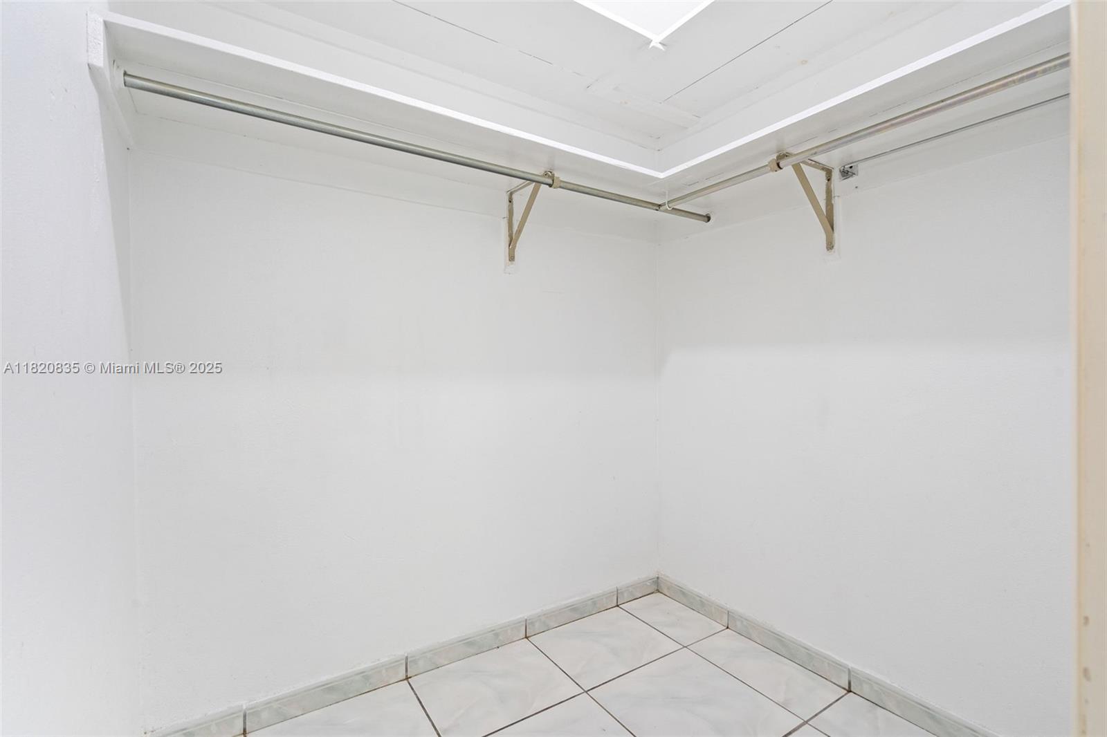 2920 SW 37th Ct, Miami, Florida image 37