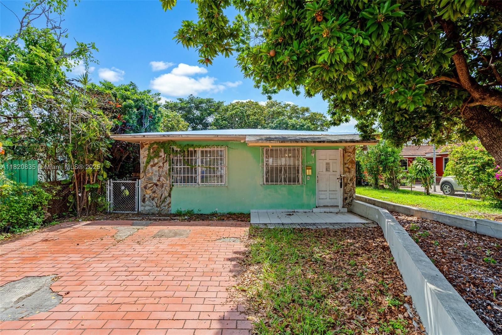 2920 SW 37th Ct, Miami, Florida image 4