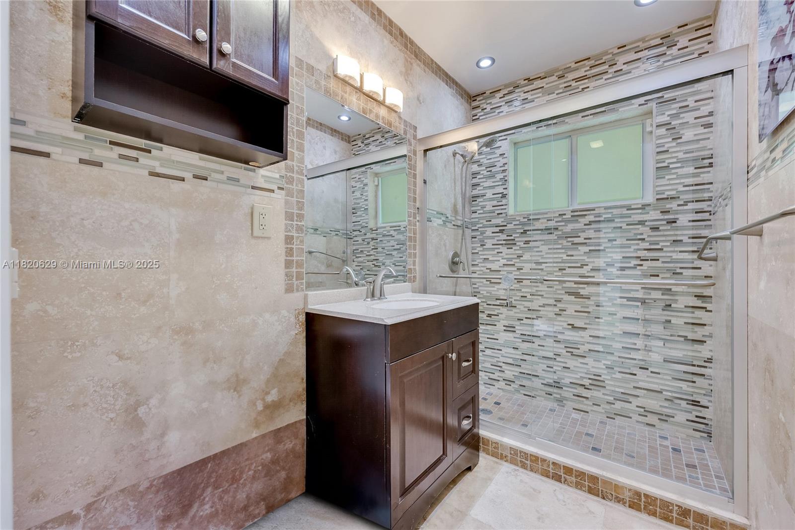 2085 Ixora Rd, North Miami, Florida image 12