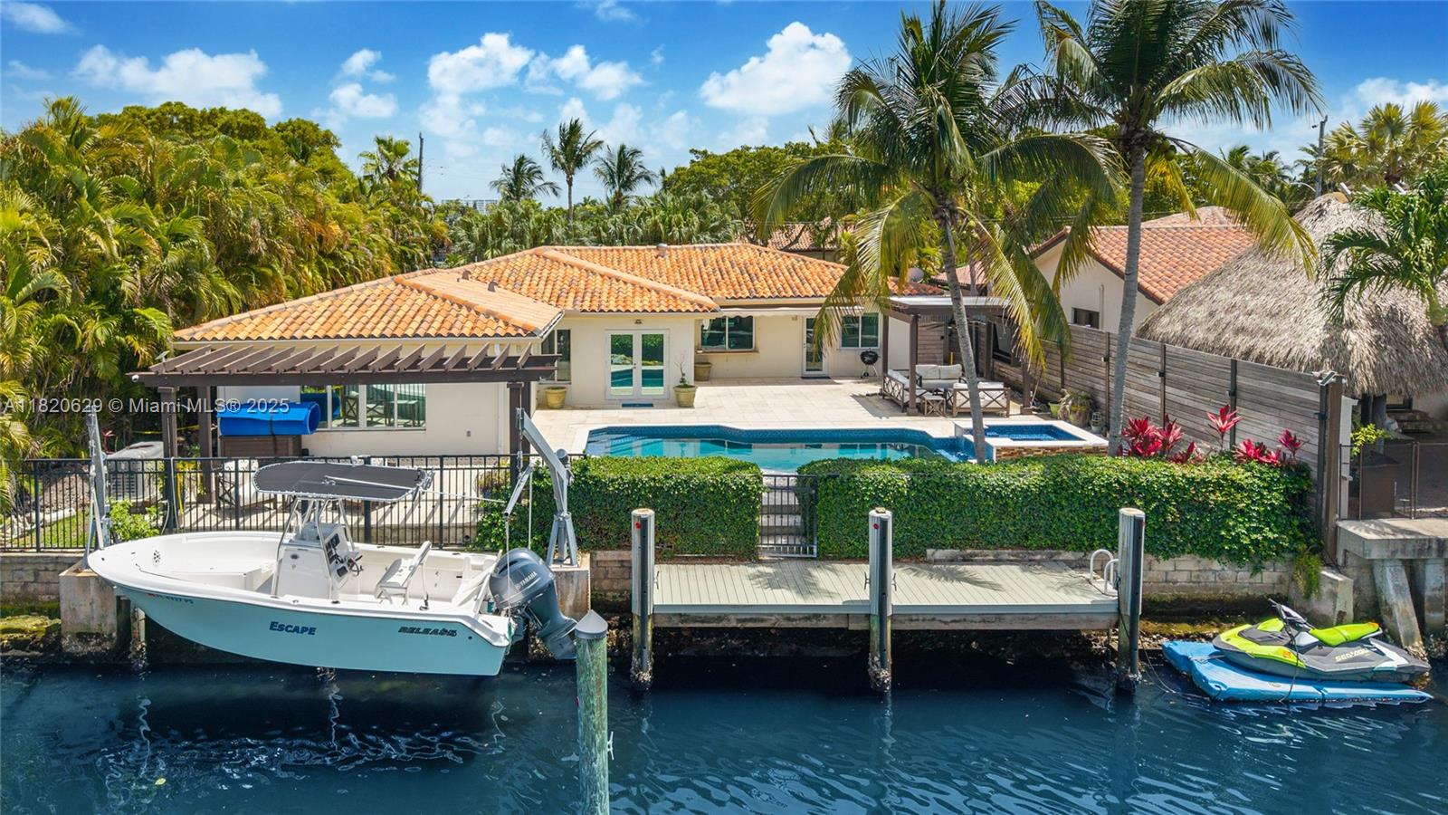 2085 Ixora Rd, North Miami, Florida image 2