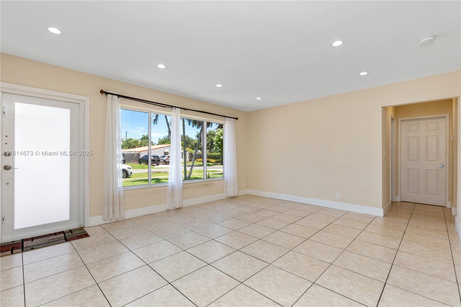 918 NE 6th St, Hallandale Beach, Florida image 1