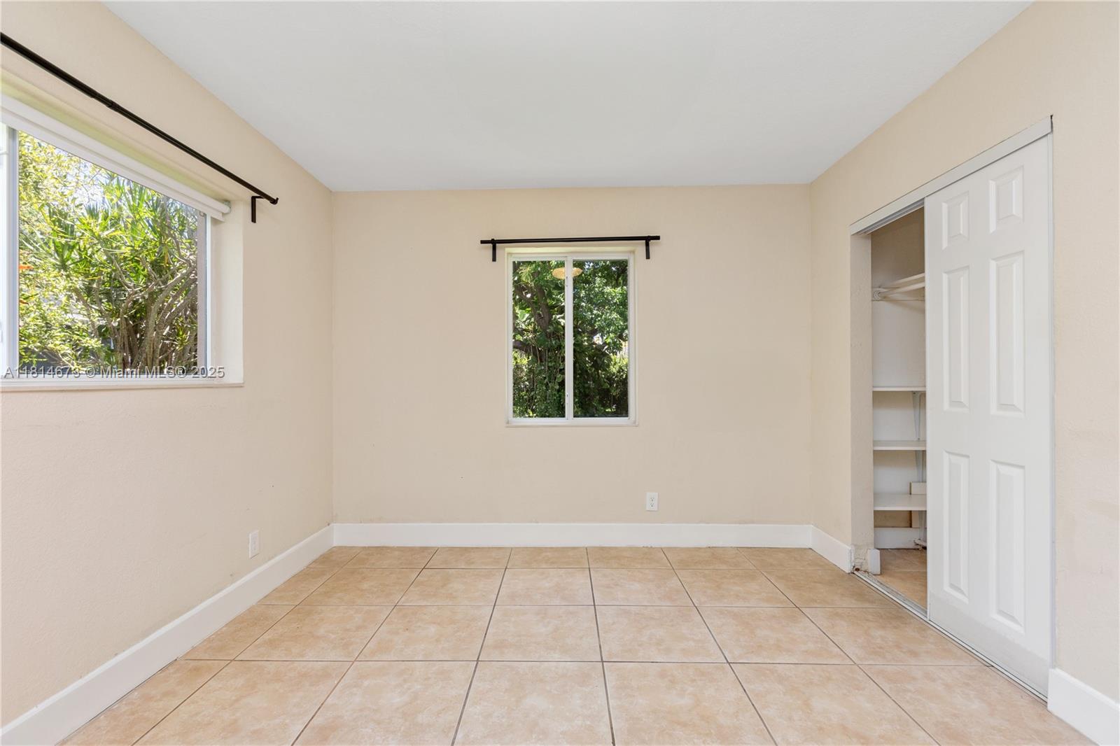 918 NE 6th St, Hallandale Beach, Florida image 10