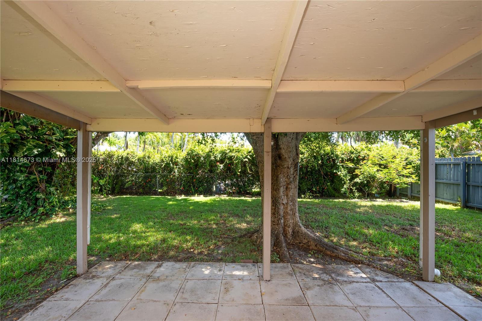 918 NE 6th St, Hallandale Beach, Florida image 27