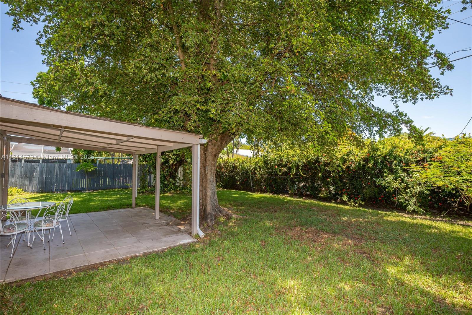 918 NE 6th St, Hallandale Beach, Florida image 28