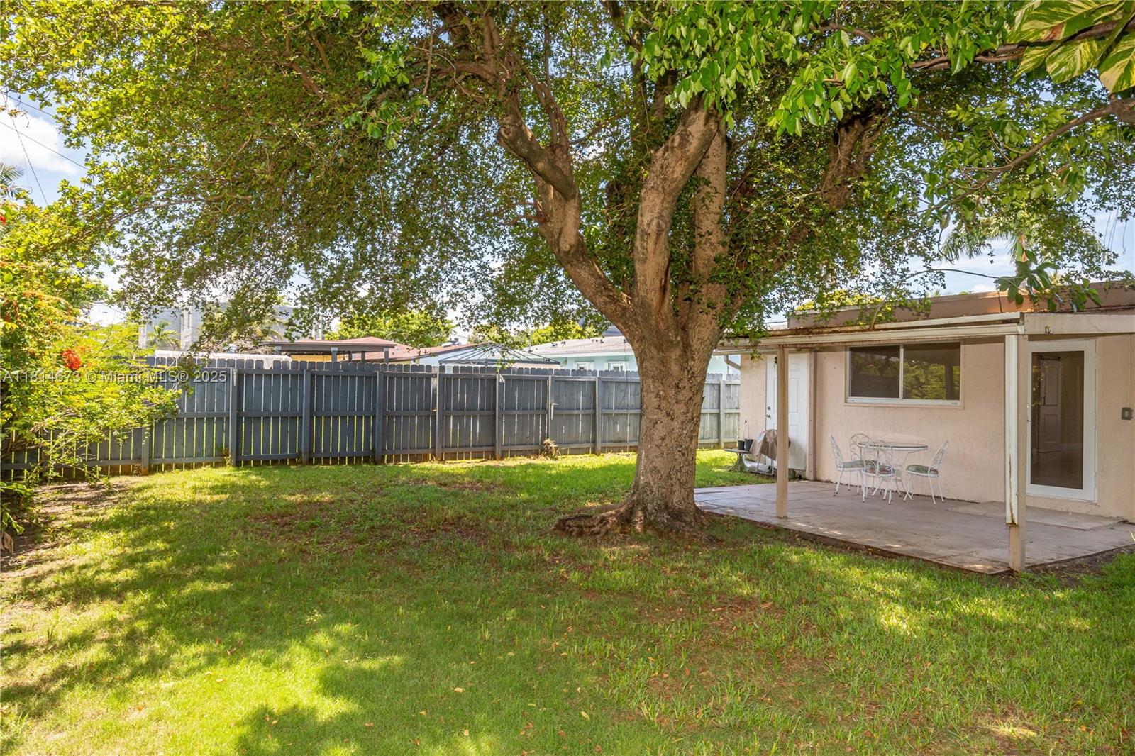 918 NE 6th St, Hallandale Beach, Florida image 29
