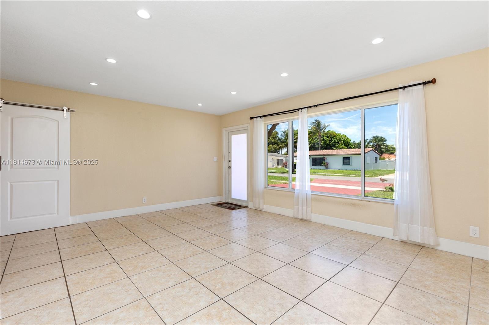 918 NE 6th St, Hallandale Beach, Florida image 3