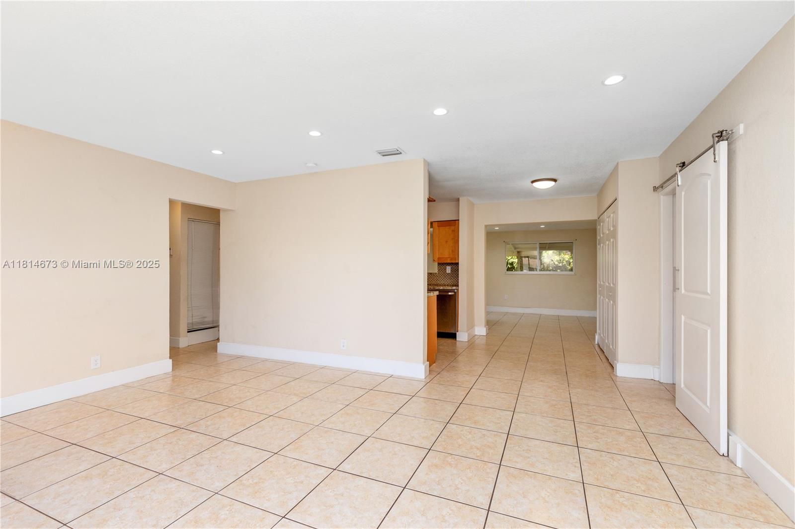 918 NE 6th St, Hallandale Beach, Florida image 4