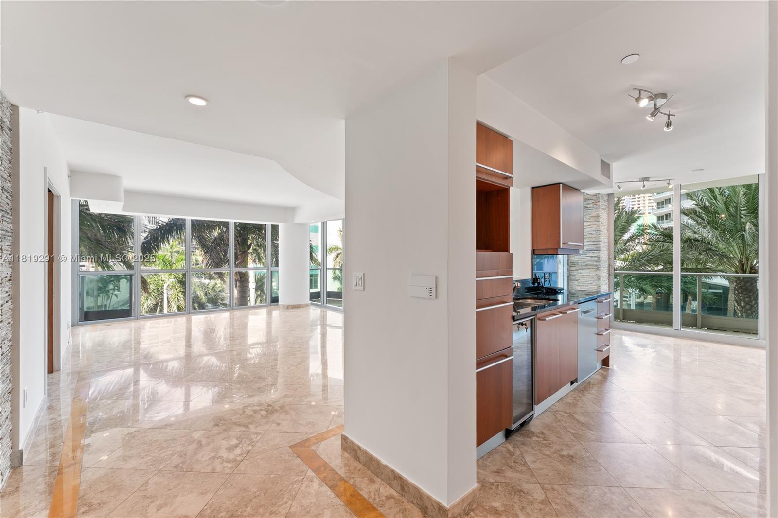 Apartamento para Alugar em Miami, FL