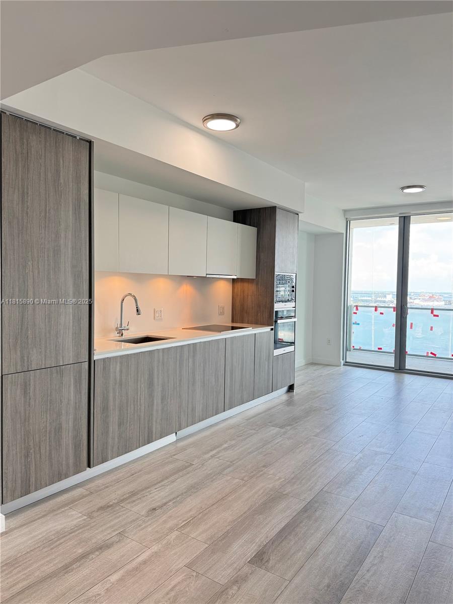 Apartamento para Alugar em Miami, FL