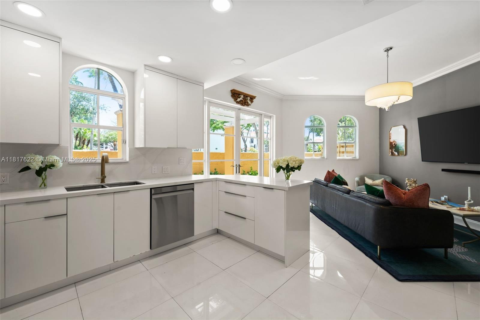 18475 NE 30th Pl, Aventura, Florida image 3