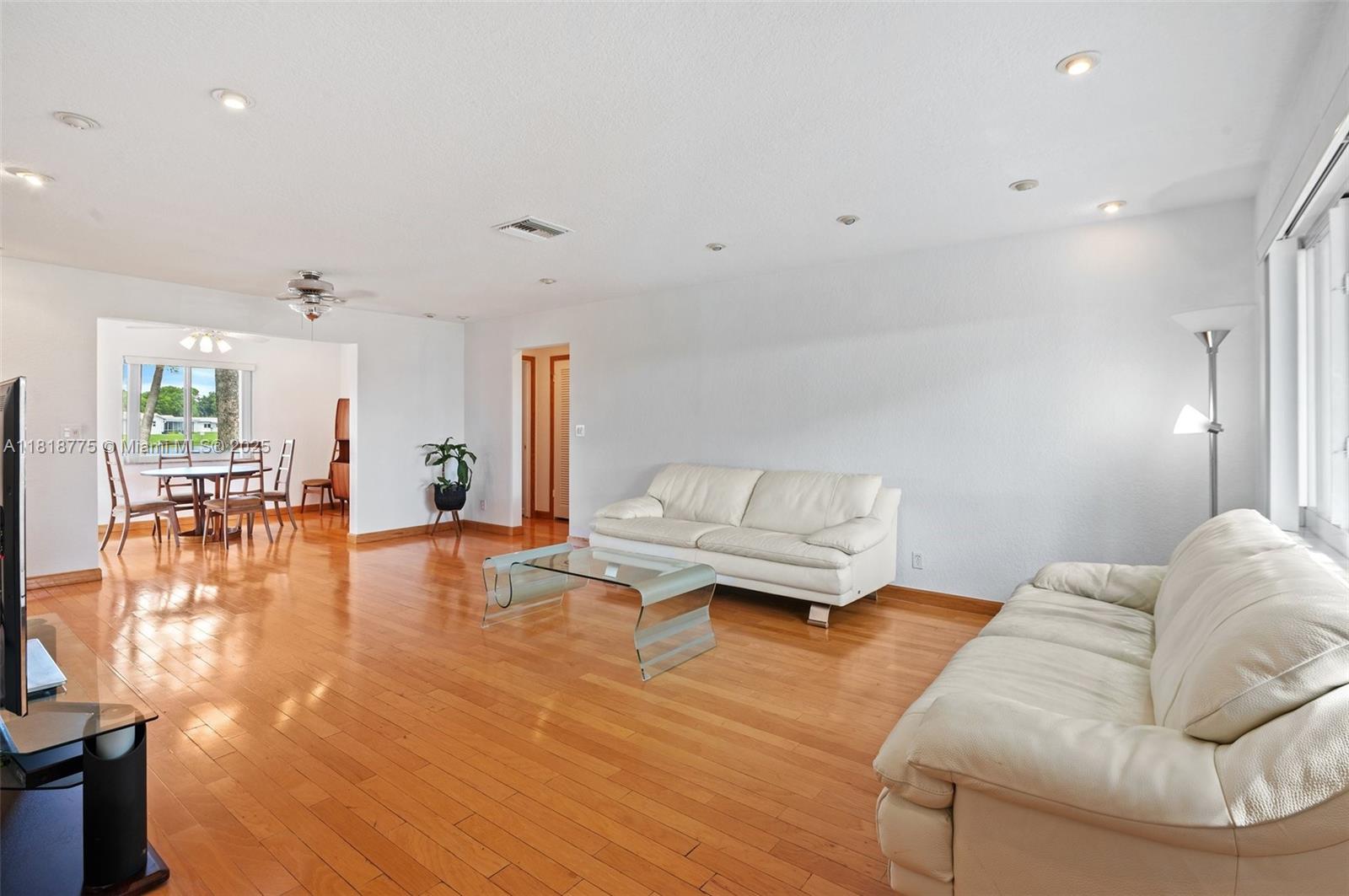 1081 NW 89th Ave, Plantation, Florida image 7