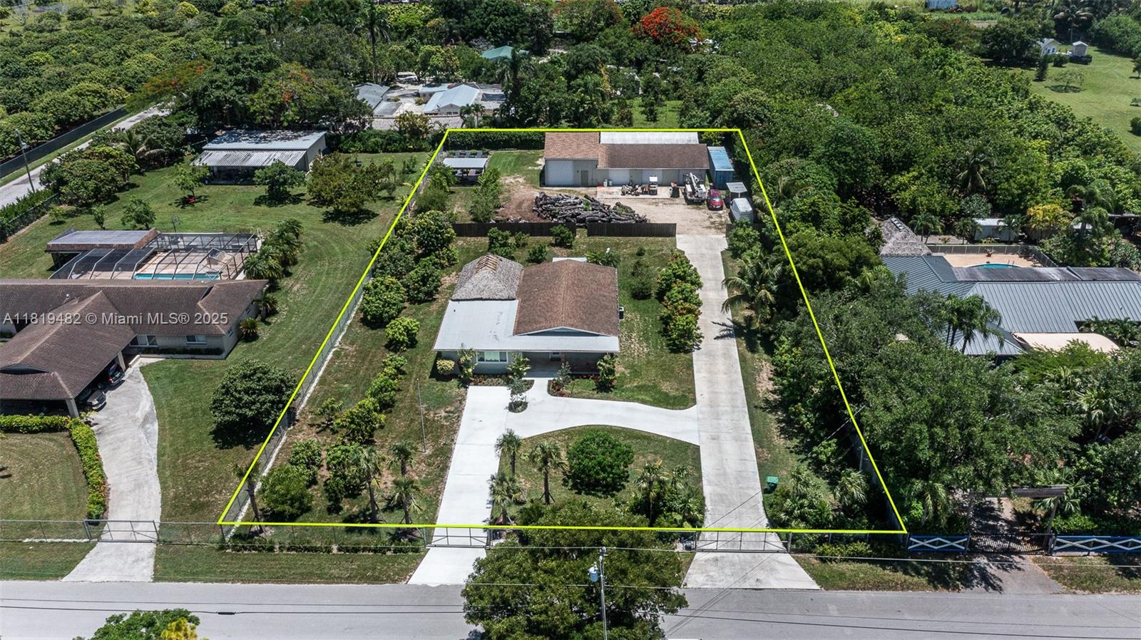 15430 SW 260th St, Homestead, Florida image 2