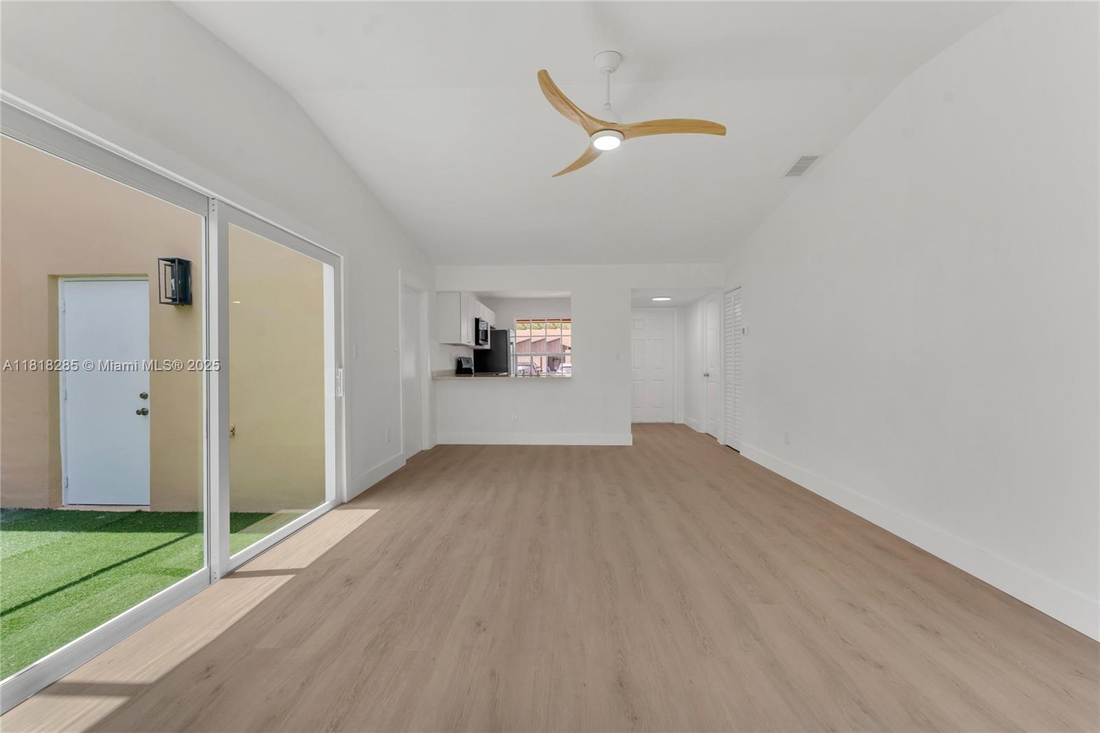 9550 W Heather Ln, Miramar, Florida image 6