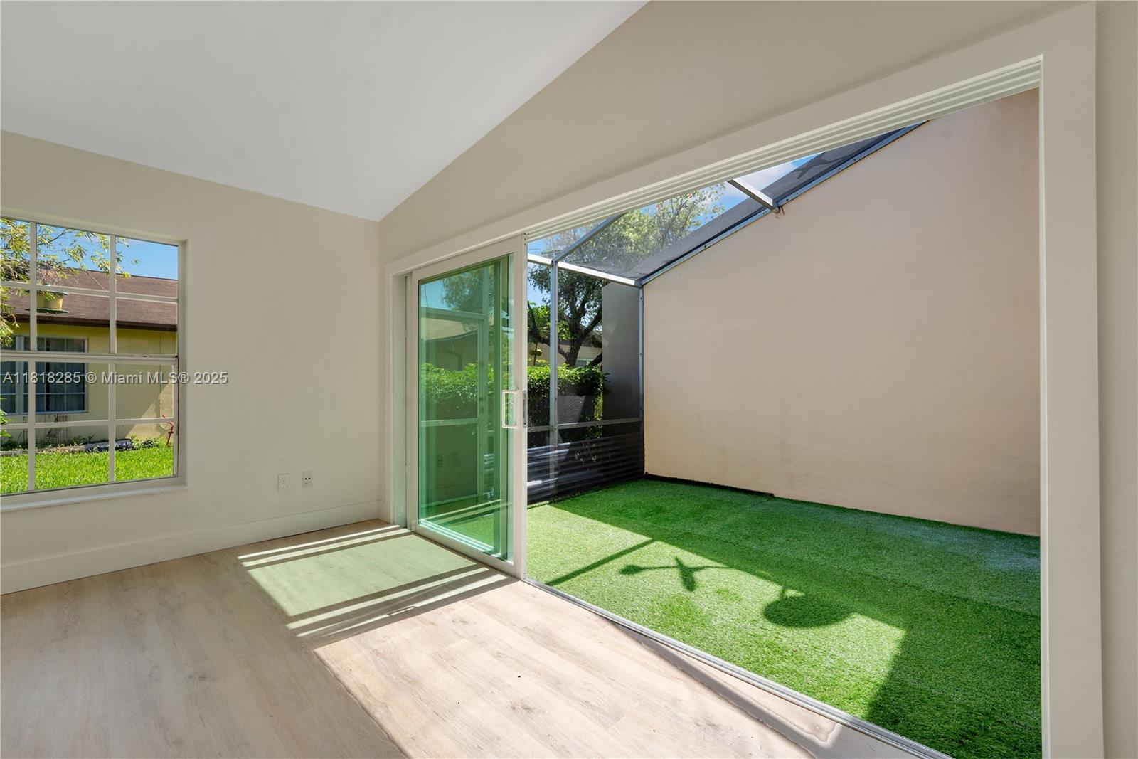 9550 W Heather Ln, Miramar, Florida image 8