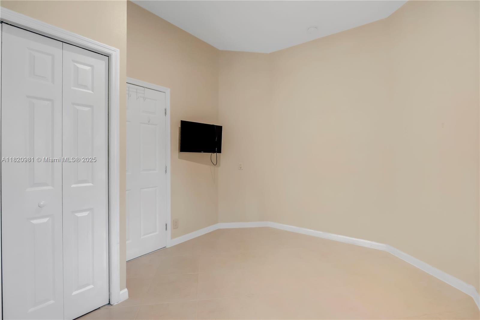 1753 Aspen Ln, Weston, Florida image 9