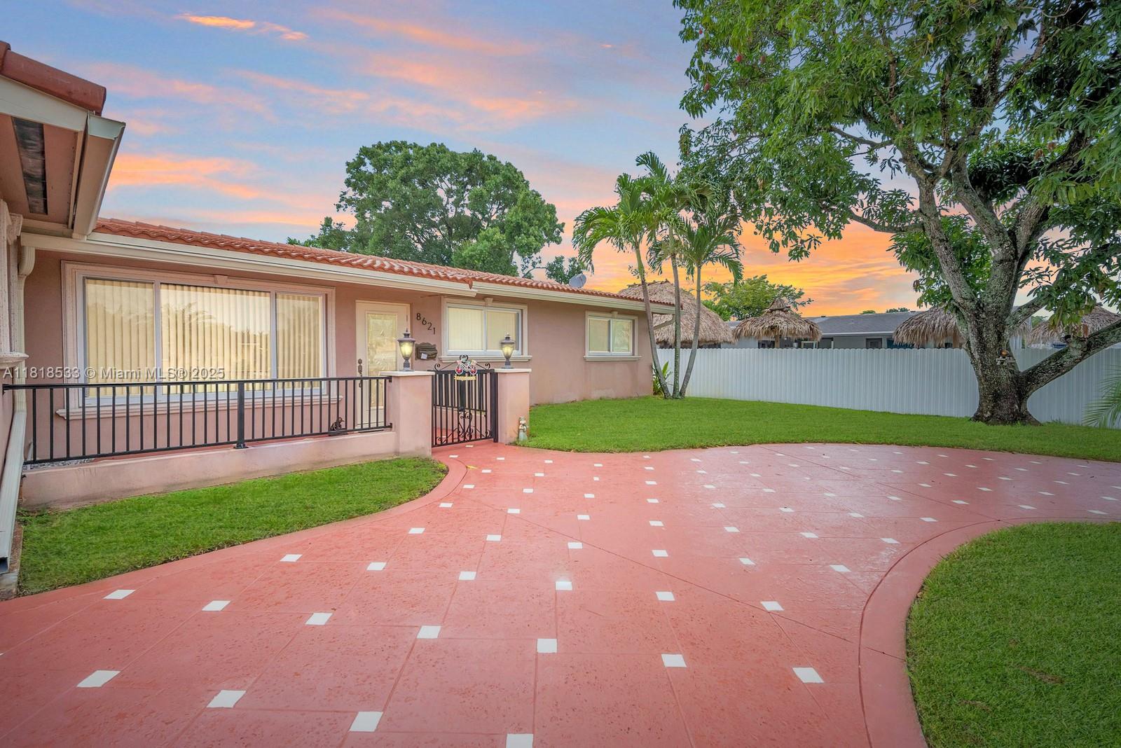 8621 NW 17th Ct, Pembroke Pines, Florida image 5