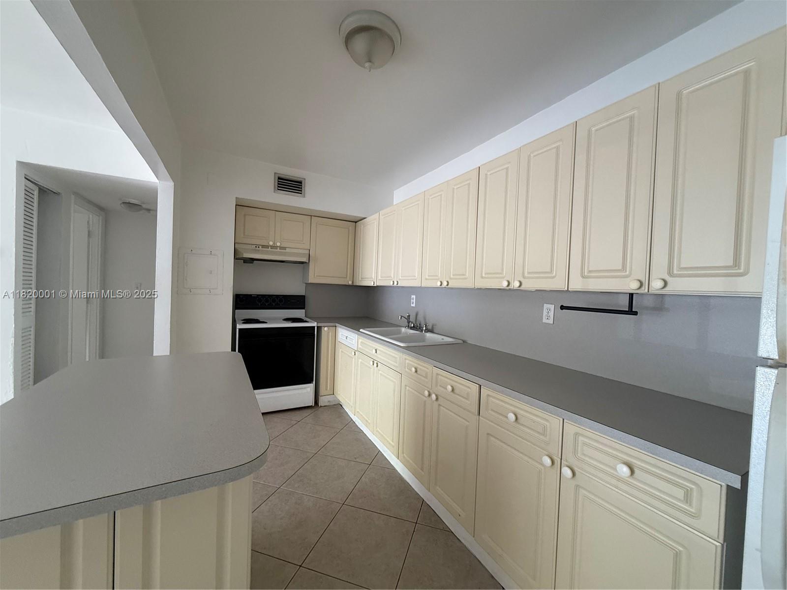Property photo # 0