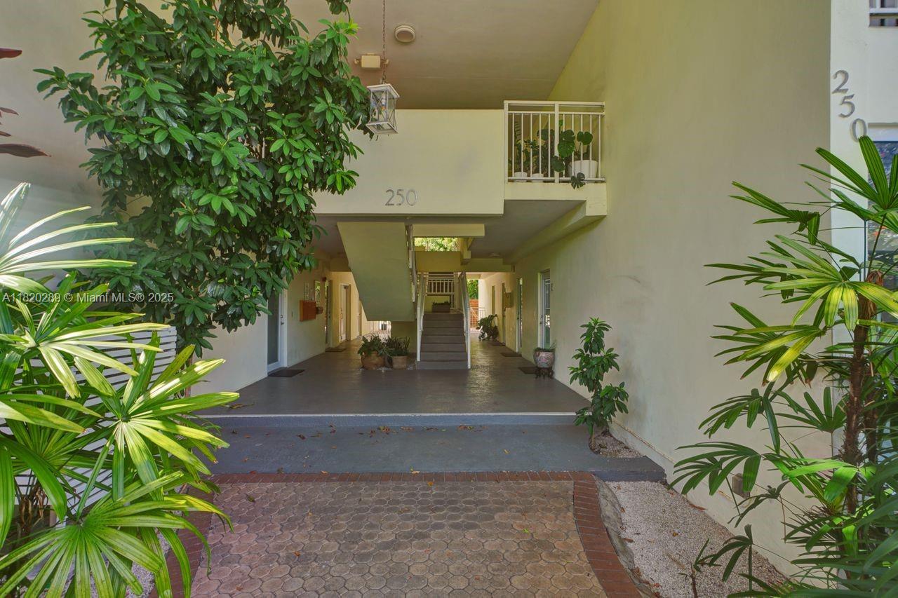 260 Sunrise Dr #E, Key Biscayne, Florida image 25