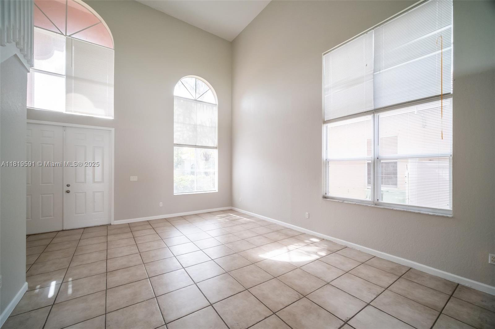 1202 NE 37th Pl, Homestead, Florida image 3