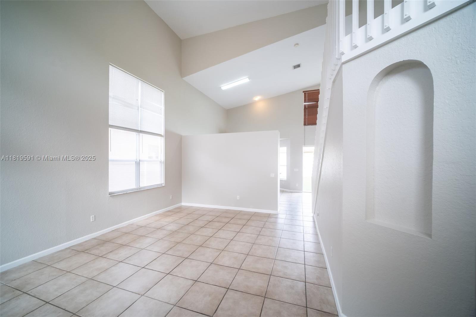 1202 NE 37th Pl, Homestead, Florida image 4