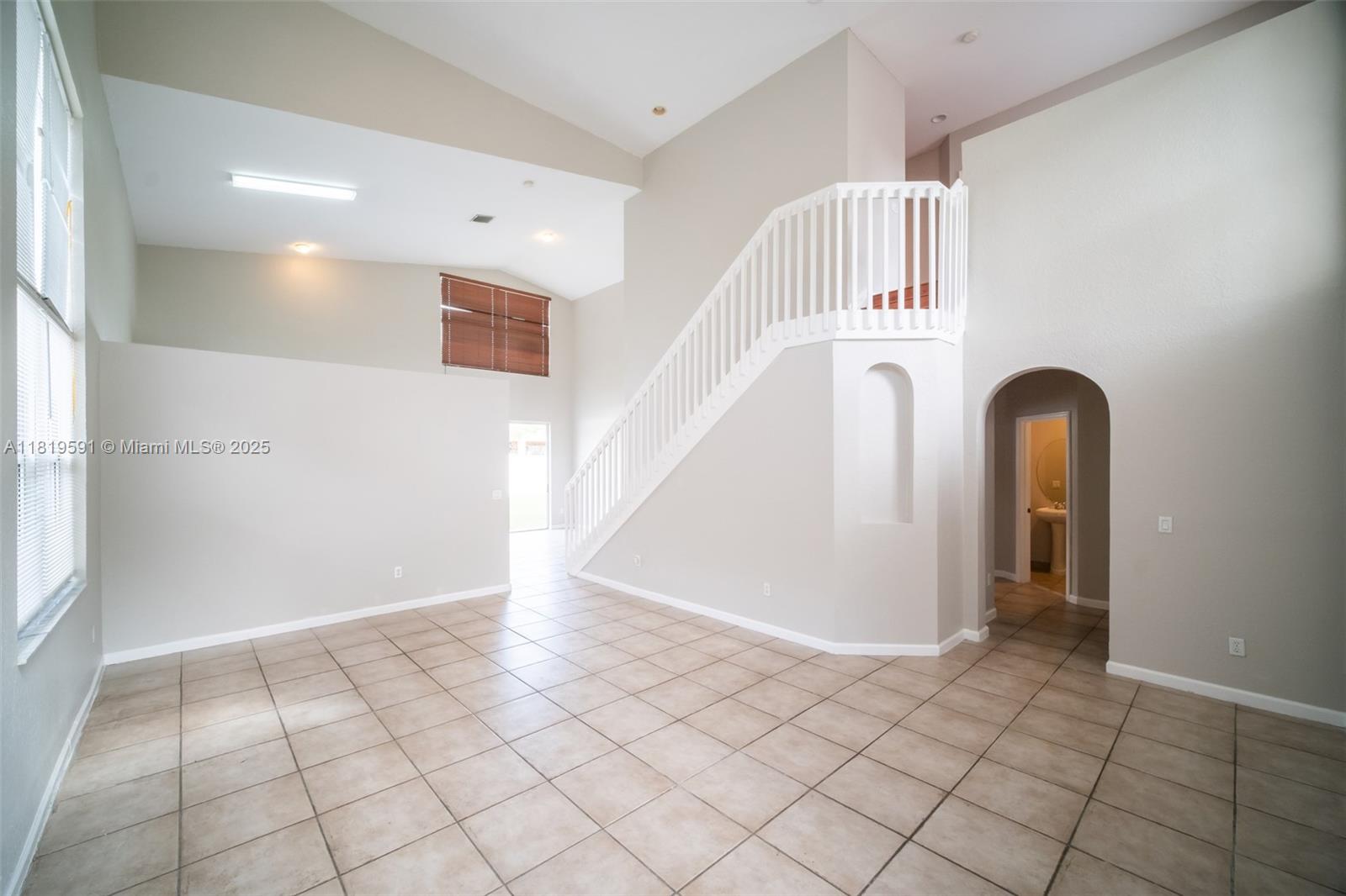 1202 NE 37th Pl, Homestead, Florida image 5