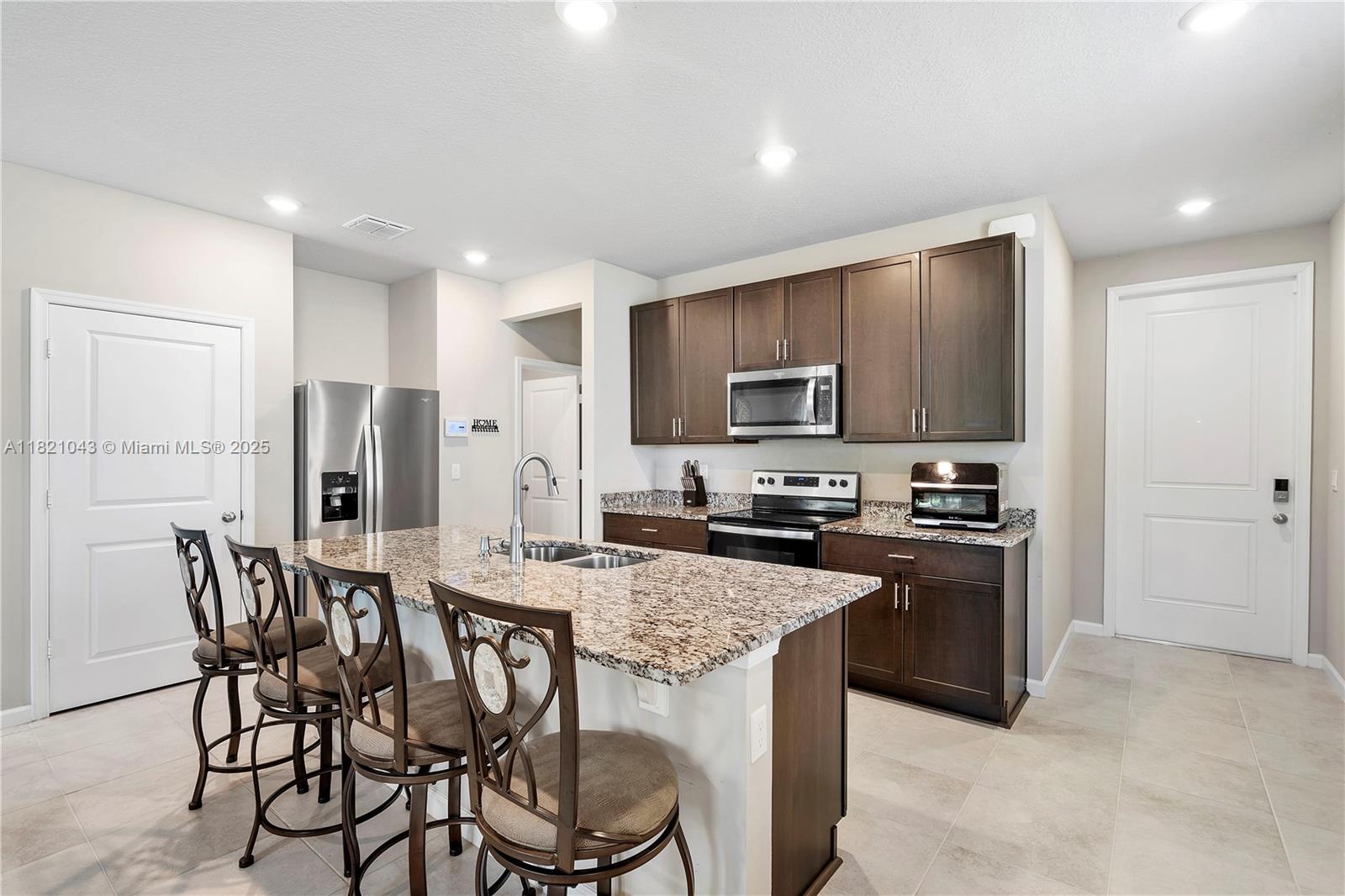 5720 Mentmore Dr, Mangonia Park, Florida image 5