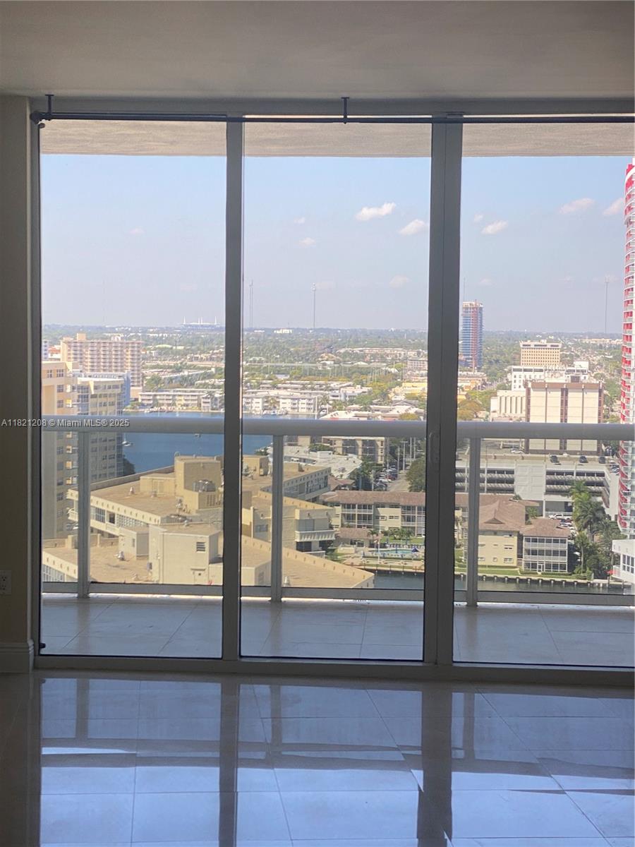 Apartamento en Alquiler en Hallandale Beach, FL