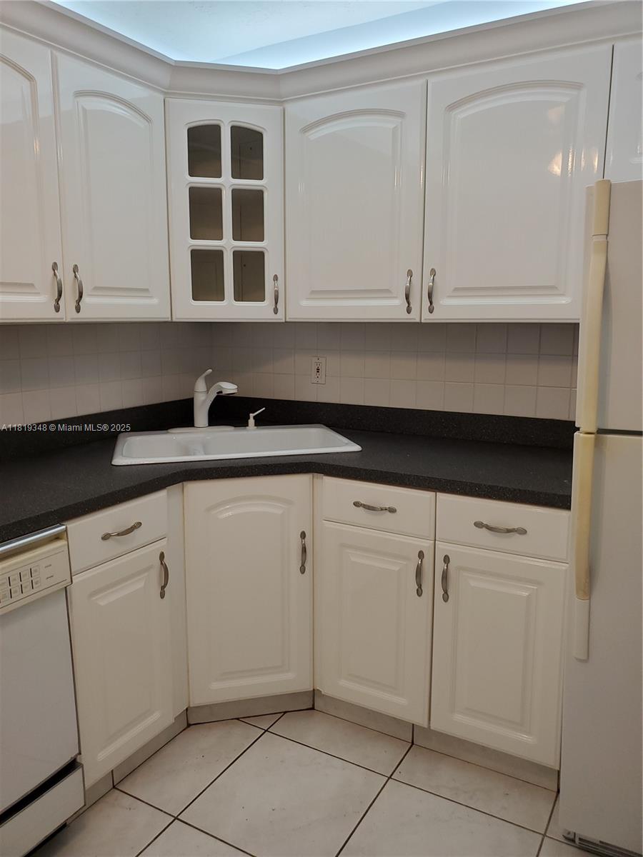 Residential, Pompano Beach, Florida image 7