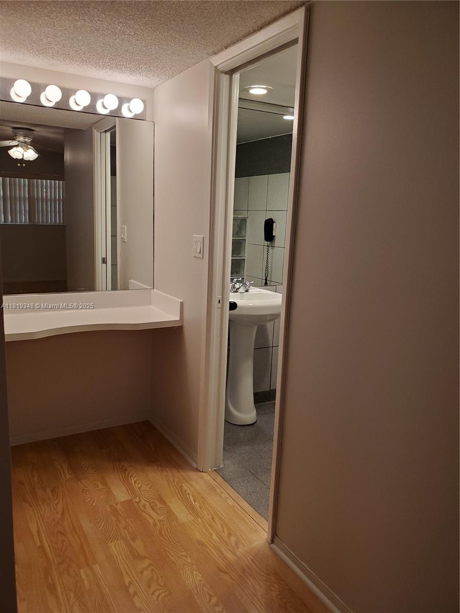 Residential, Pompano Beach, Florida image 9
