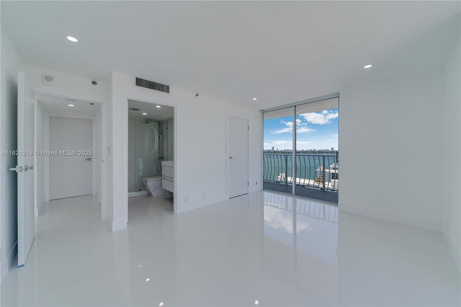 7601 E Treasure Dr #2305, North Bay Village, Florida image 18