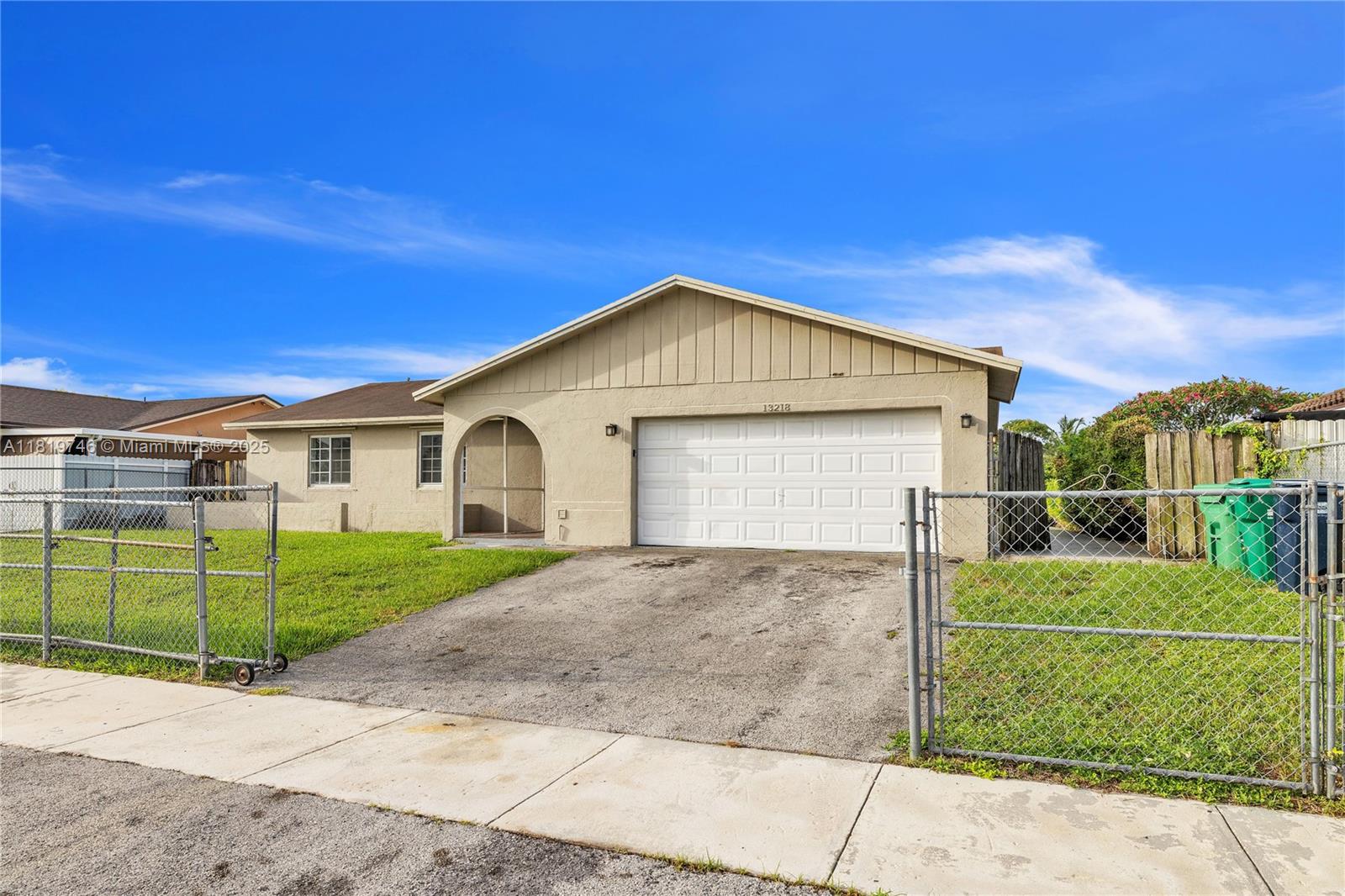 13218 SW 256th Ter, Homestead, Florida image 2