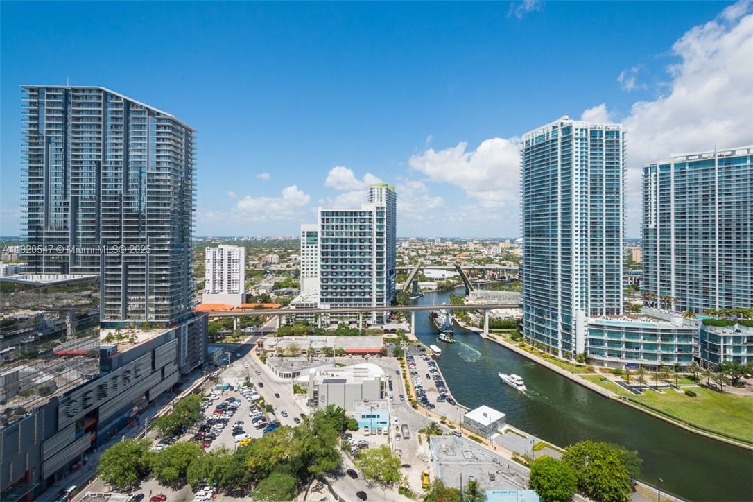 Apartamento para Alugar em Miami, FL
