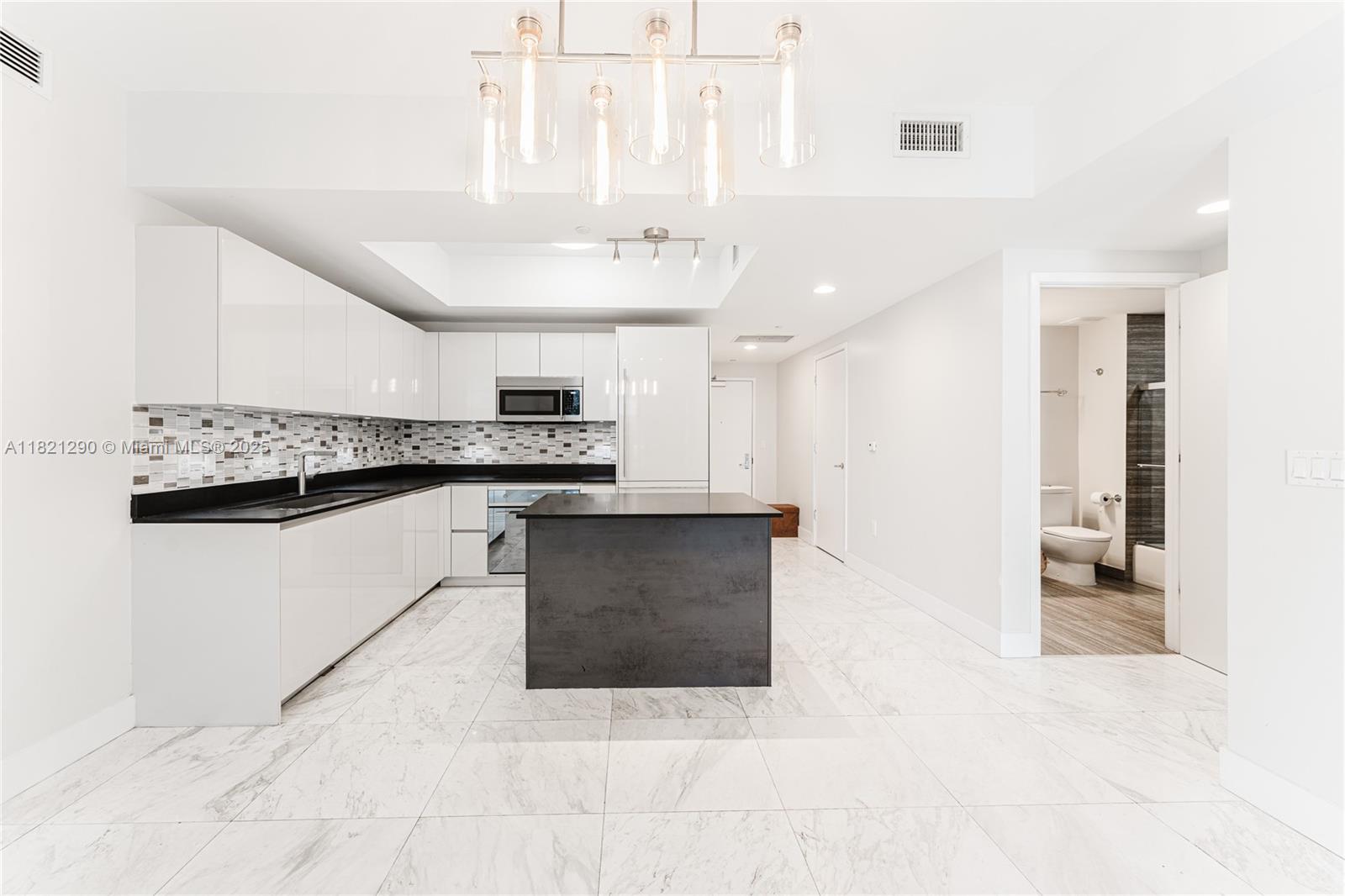 Condo for Sale in Miami, FL